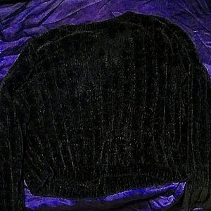 This is a soft black sweater🖤